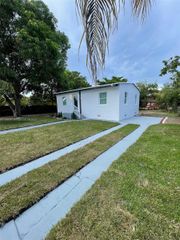 775 NW 142nd St, Miami, FL 33168