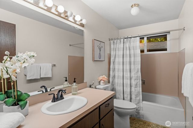 6001 44th Avenue NW, Gig Harbor, WA 98335