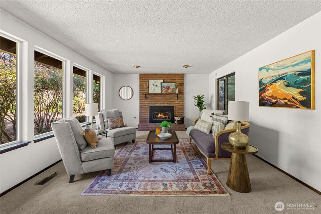 6001 44th Avenue NW, Gig Harbor, WA 98335