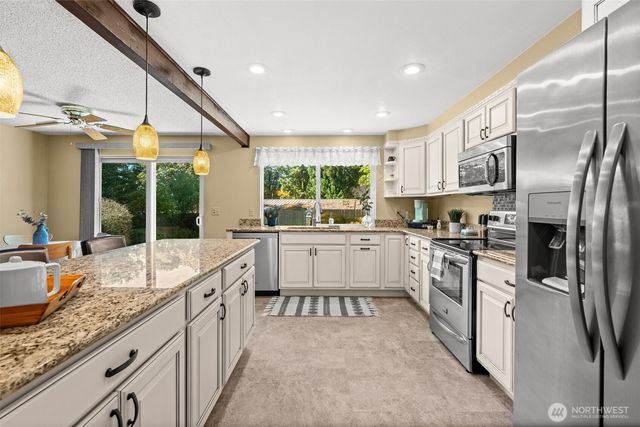 6001 44th Avenue NW, Gig Harbor, WA 98335