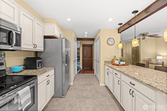 6001 44th Avenue NW, Gig Harbor, WA 98335
