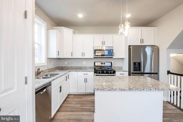 246 HUDSON BLVD, Red Lion, PA 17356