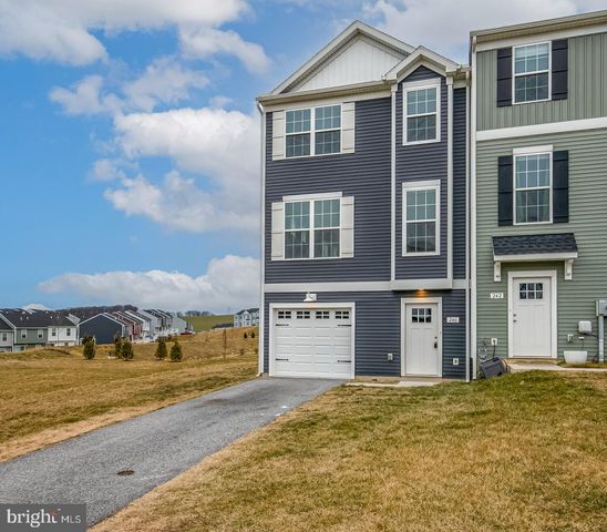 246 HUDSON BLVD, Red Lion, PA 17356