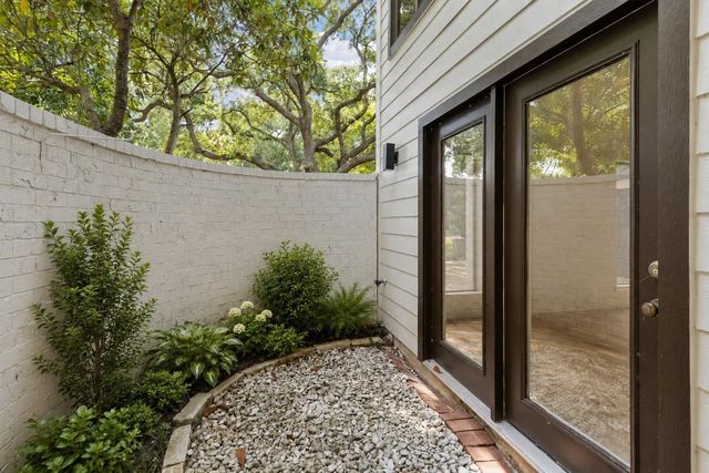 190 Dawns Edge Drive, Montgomery, TX 77356