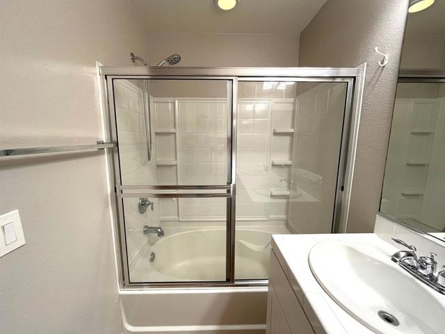 820 Harbor Cliff Way 260, Oceanside, CA 92054