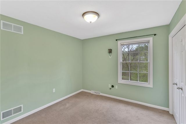 699 Surfside Dr, Plum Boro, PA 15239