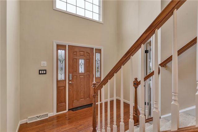 699 Surfside Dr, Plum Boro, PA 15239