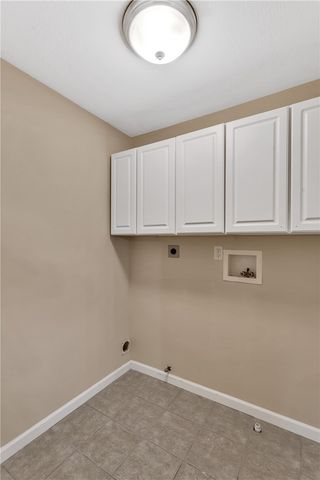 699 Surfside Dr, Plum Boro, PA 15239