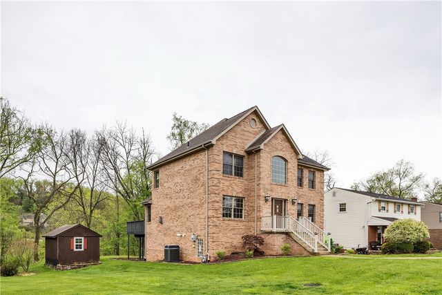 699 Surfside Dr, Plum Boro, PA 15239