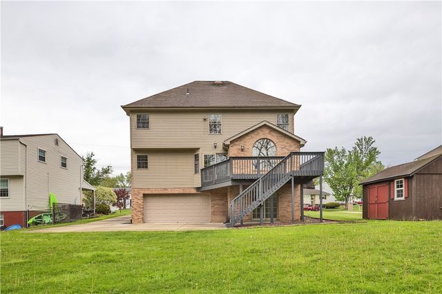 699 Surfside Dr, Plum Boro, PA 15239