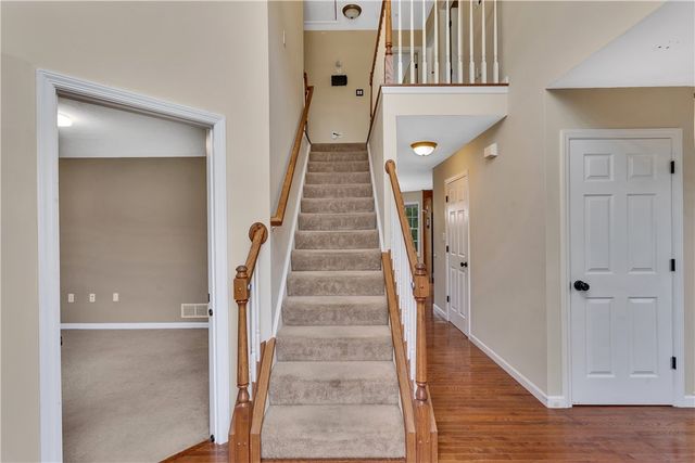 699 Surfside Dr, Plum Boro, PA 15239