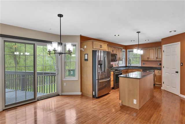 699 Surfside Dr, Plum Boro, PA 15239