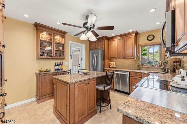 744 Wyoming Ave, Elizabeth City, NJ 07208
