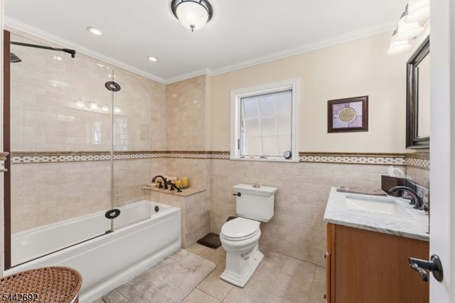 744 Wyoming Ave, Elizabeth City, NJ 07208