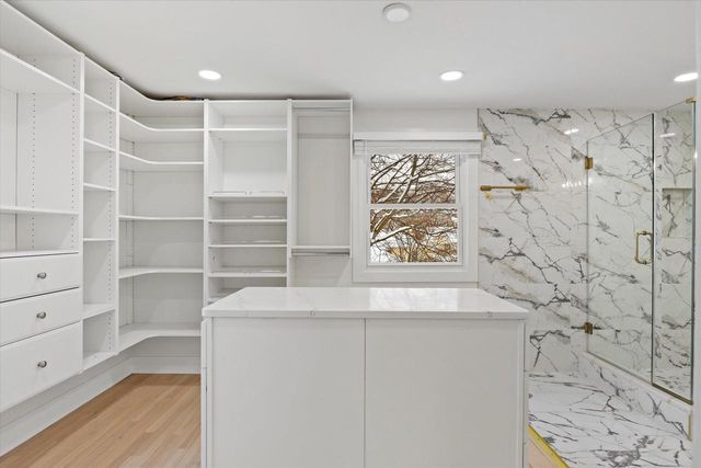 555 N 105th STREET, Wauwatosa, WI 53226