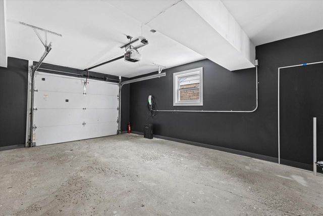 555 N 105th STREET, Wauwatosa, WI 53226