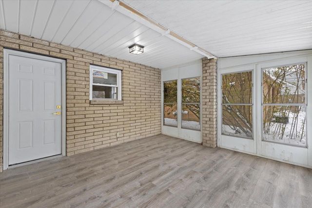 555 N 105th STREET, Wauwatosa, WI 53226