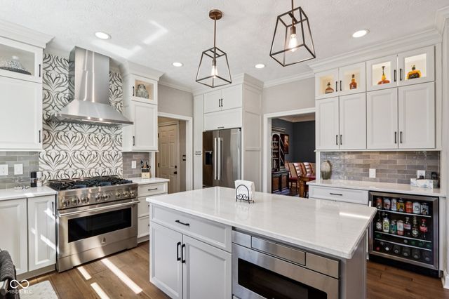 11217 Woods Bay Lane, Indianapolis, IN 46236