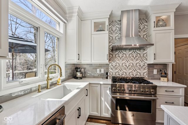 11217 Woods Bay Lane, Indianapolis, IN 46236