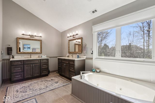 11217 Woods Bay Lane, Indianapolis, IN 46236