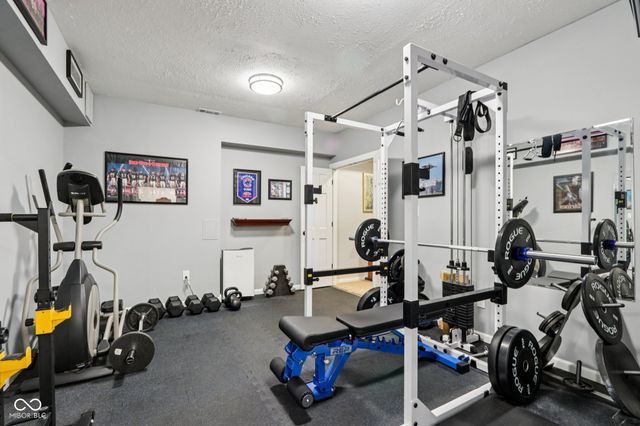 11217 Woods Bay Lane, Indianapolis, IN 46236