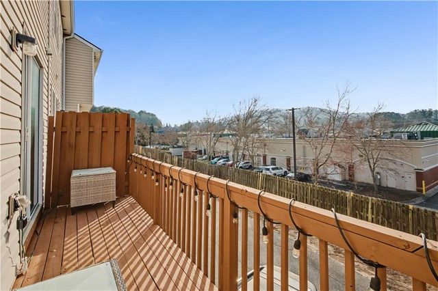 102 Weatherstone Square Drive, Woodstock, GA 30188