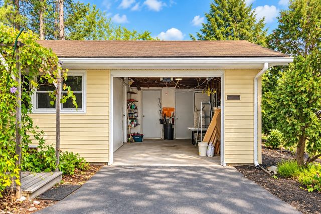 14 Cornell Rd, Framingham, MA 01701