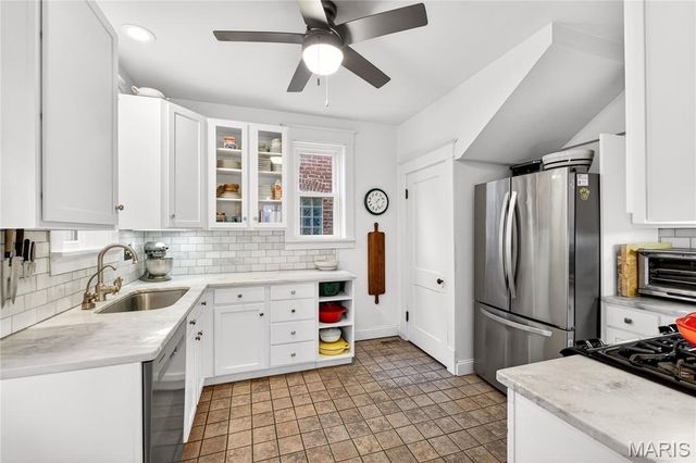 6038 Columbia Avenue, St Louis, MO 63139