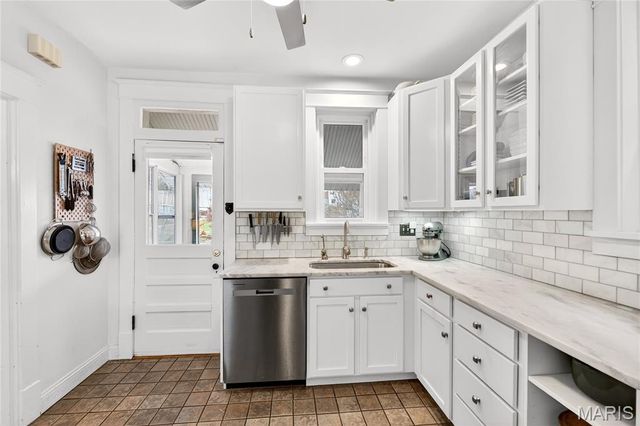 6038 Columbia Avenue, St Louis, MO 63139