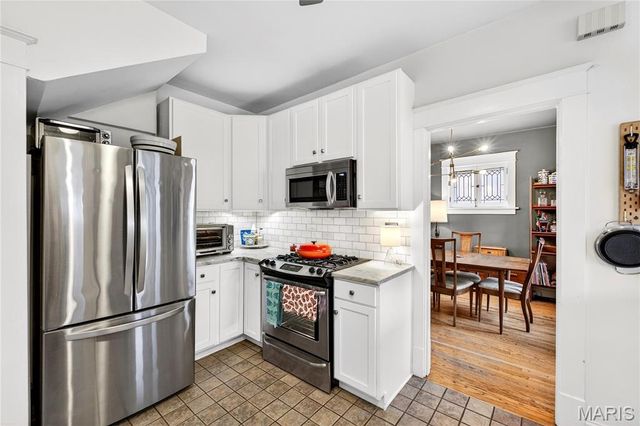 6038 Columbia Avenue, St Louis, MO 63139