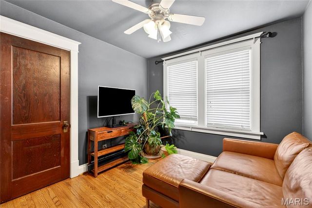 6038 Columbia Avenue, St Louis, MO 63139