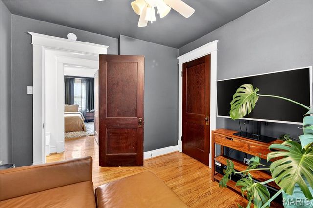 6038 Columbia Avenue, St Louis, MO 63139