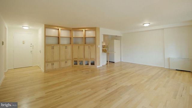 10201 GROSVENOR PL #112, North Bethesda, MD 20852