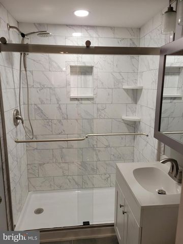 10201 GROSVENOR PL #112, North Bethesda, MD 20852