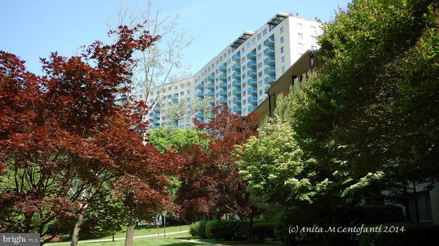 10201 GROSVENOR PL #112, North Bethesda, MD 20852