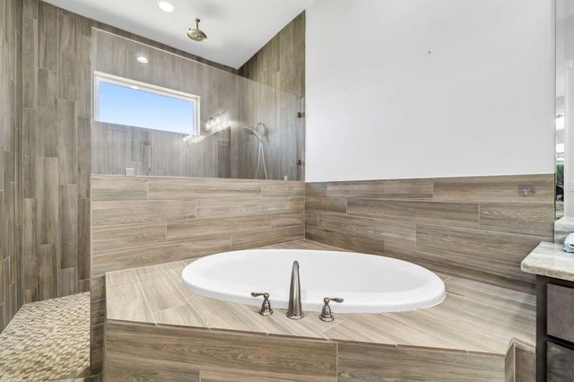 82 Amadeus Avenue, Freeport, FL 32439