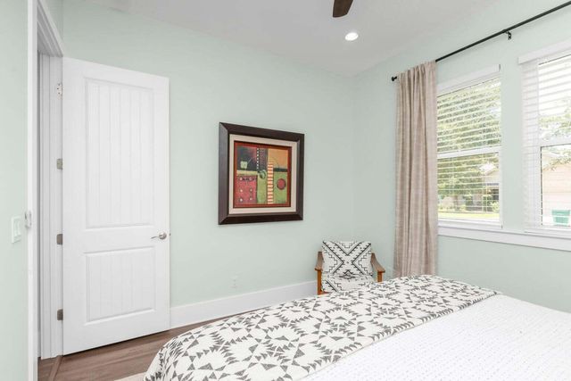 82 Amadeus Avenue, Freeport, FL 32439