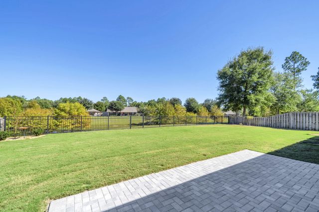 82 Amadeus Avenue, Freeport, FL 32439