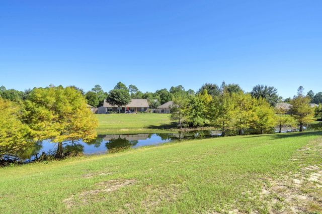 82 Amadeus Avenue, Freeport, FL 32439