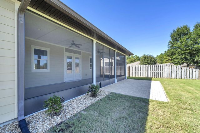 82 Amadeus Avenue, Freeport, FL 32439