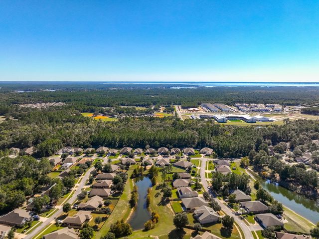 82 Amadeus Avenue, Freeport, FL 32439