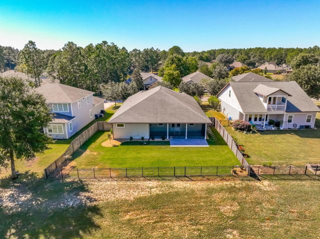 82 Amadeus Avenue, Freeport, FL 32439