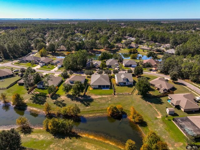 82 Amadeus Avenue, Freeport, FL 32439