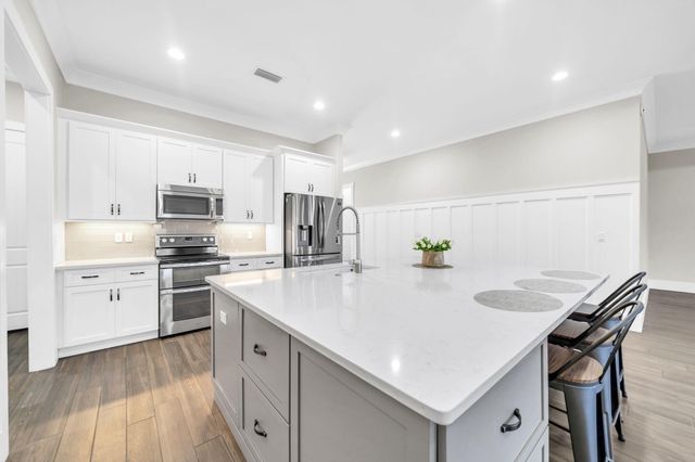 82 Amadeus Avenue, Freeport, FL 32439