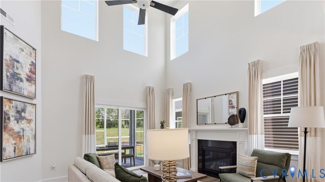 10299 Szalay Ln, Ashland, VA 23005