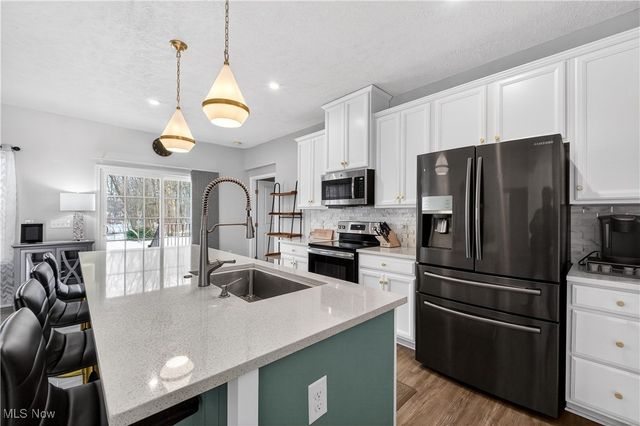 36544 Annie Lane, North Ridgeville, OH 44039