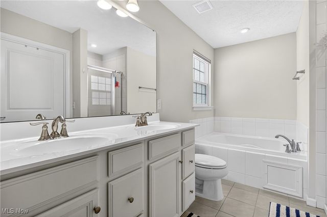 36544 Annie Lane, North Ridgeville, OH 44039