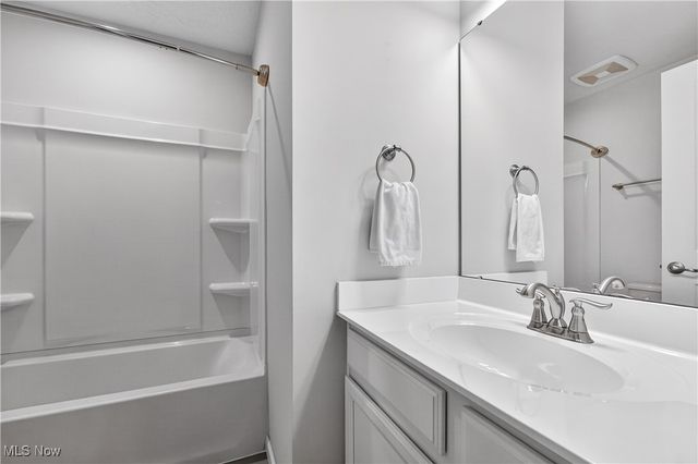 36544 Annie Lane, North Ridgeville, OH 44039