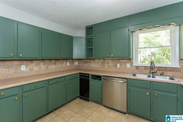 2015 CARRAWAY LANE, Birmingham, AL 35235