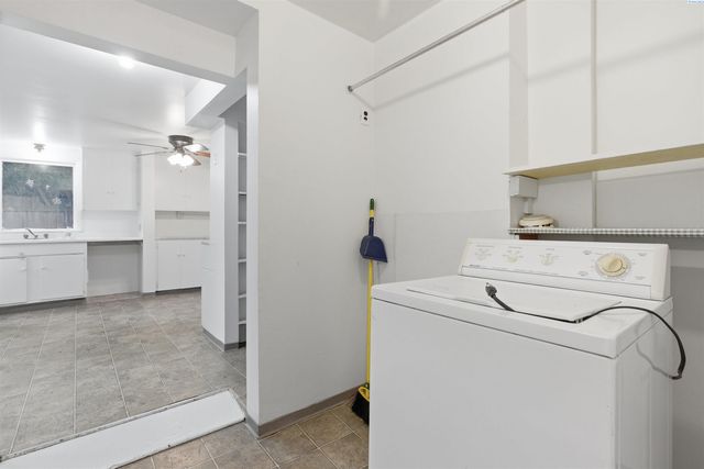 348 NW Harrison, Pullman, WA 99163